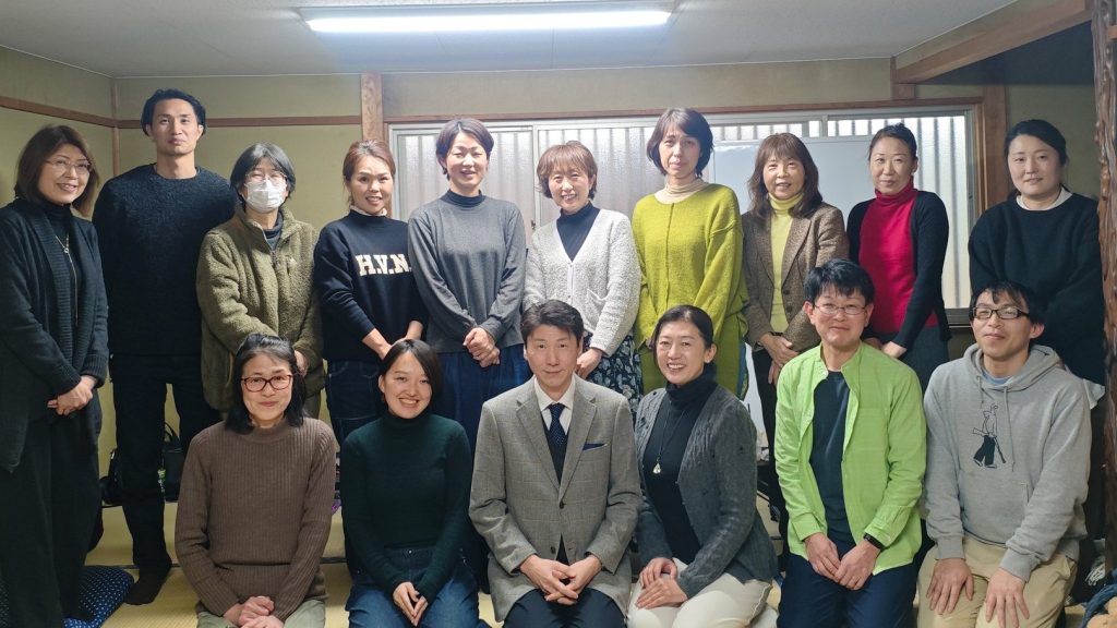 広告屋がこっそり教える、自分でできるホームページ　セミナー後の集合写真